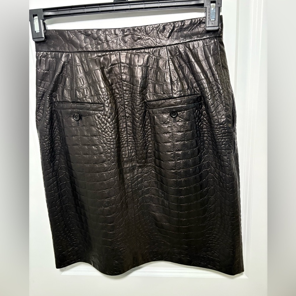 MaxMara Manila Black Pleated Croc-Effect Mini Skirt Size 4 EUC - Picture 6 of 10